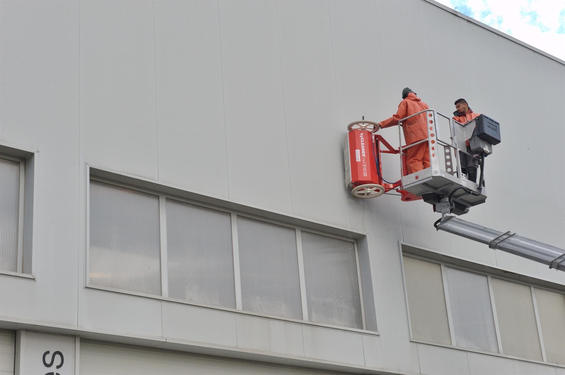 Trabajos de A. Piñeiro Lift con hyCLEANER®