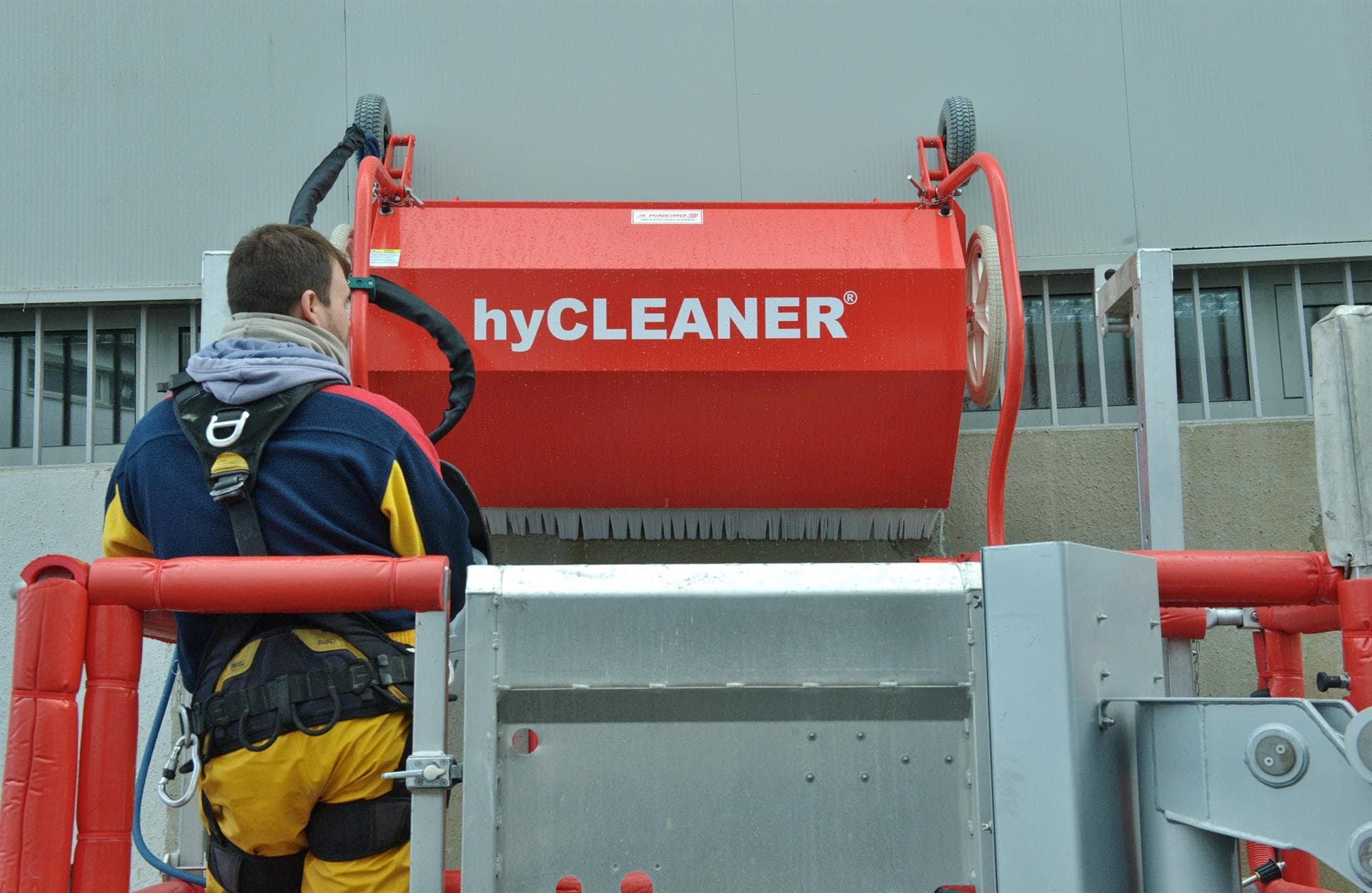 Trabajos de A. Piñeiro Lift con hyCLEANER®