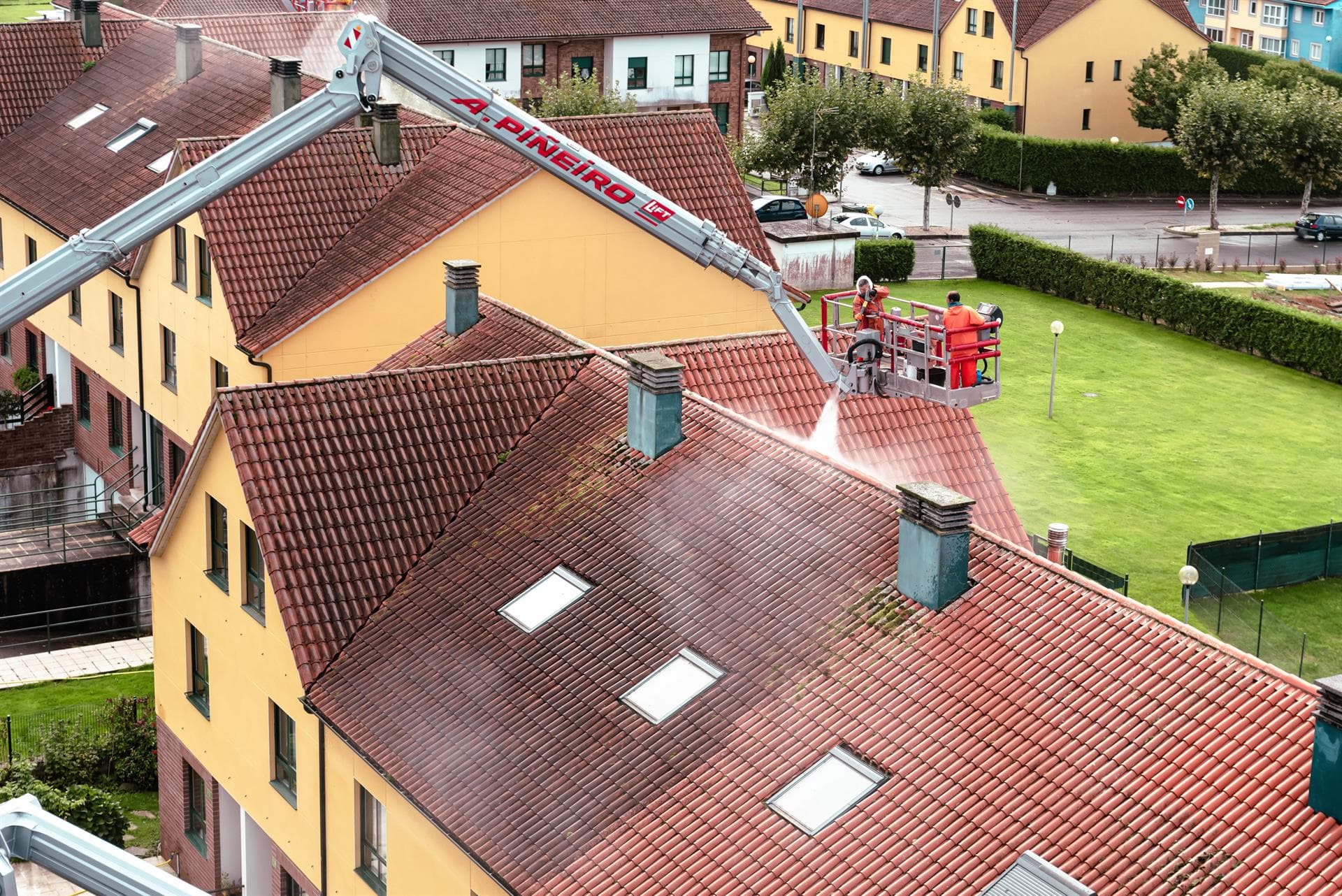 Limpieza de tejados por A. Piñeiro Lift