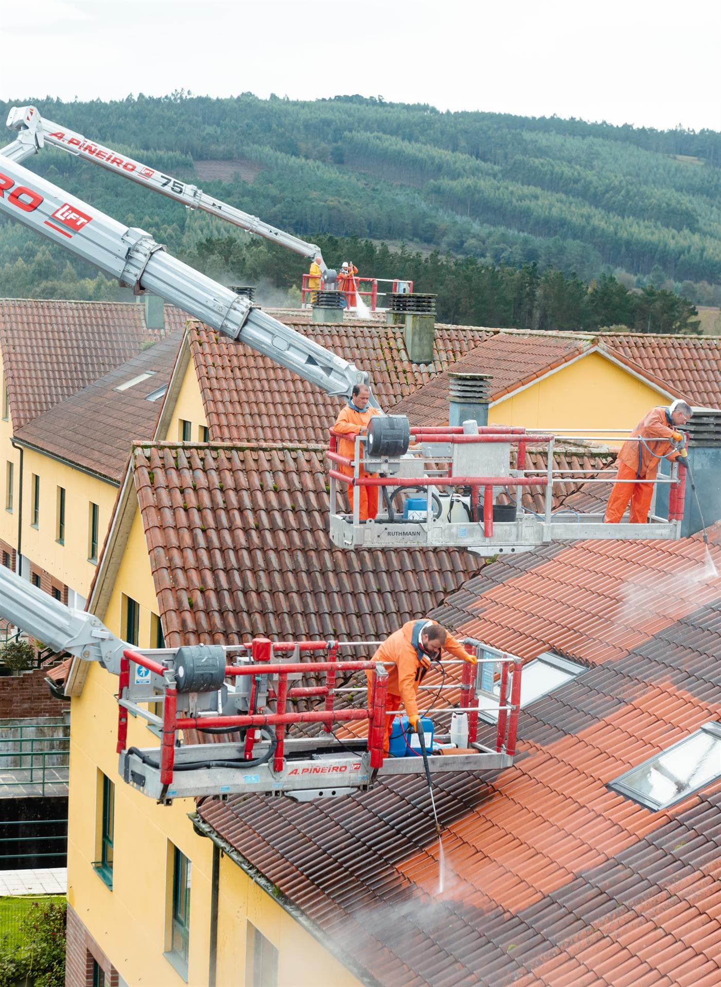 Limpieza de tejados por A. Piñeiro Lift
